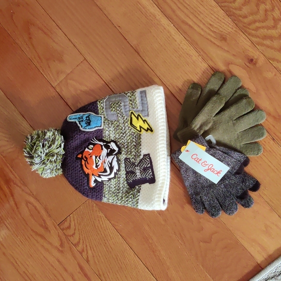 Cute boys hat with mittey - Picture 3 of 3